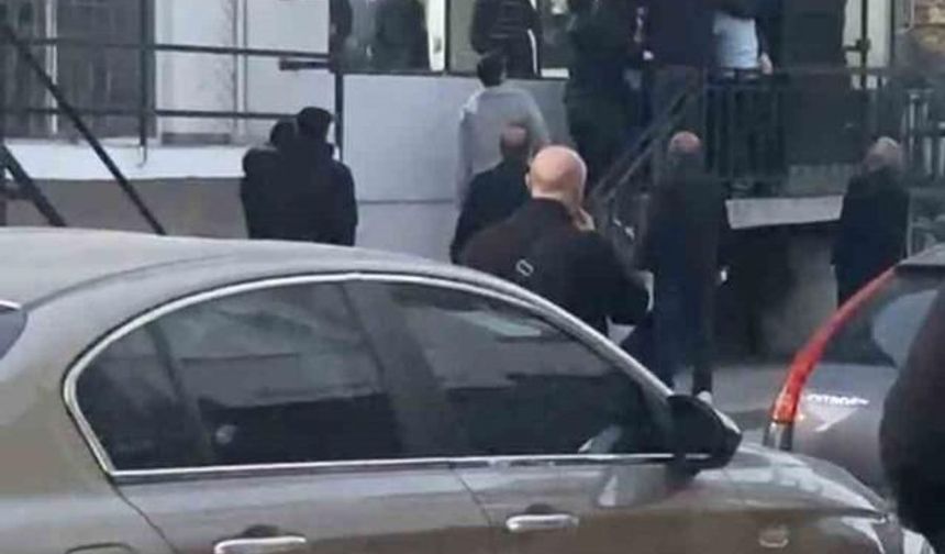 Bursa Osmangazi'de İki Grup Arasında Tekmeli Sopalı Kavga