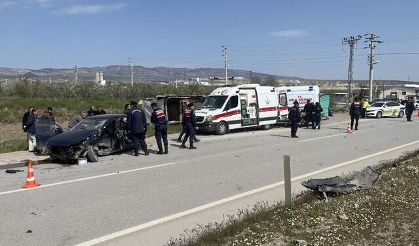 Çankırı'da Kavşakta Meydana Gelen Kazada 4 Kişi Yaralandı