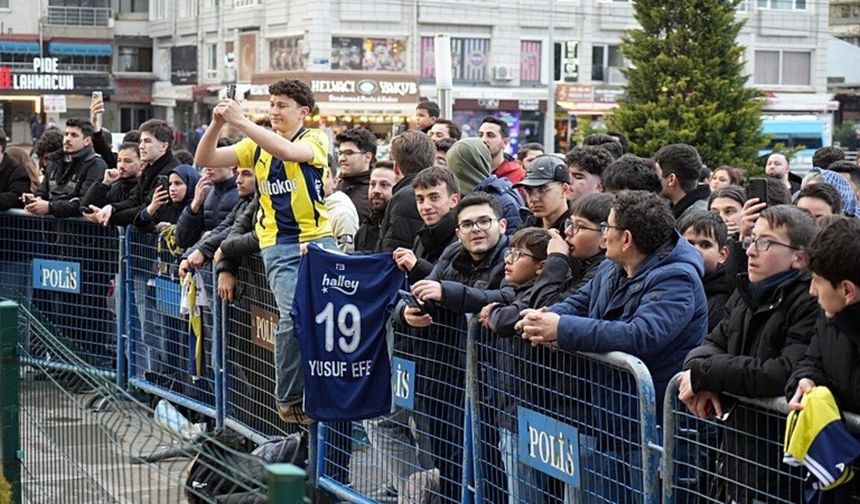 Fenerbahçe Kayseri'de Taraftar Coşkusuyla Karşılandı