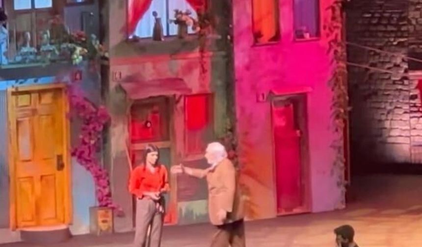 Gırgıriye Müzikali Öncesi Müjdat Gezen ile Seyirci Arasında Tartışma Yaşandı