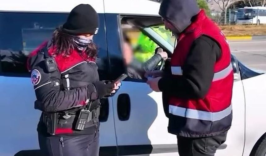 Isparta'da Polis Denetimlerinde 40 Aranan Şahıs Yakalandı