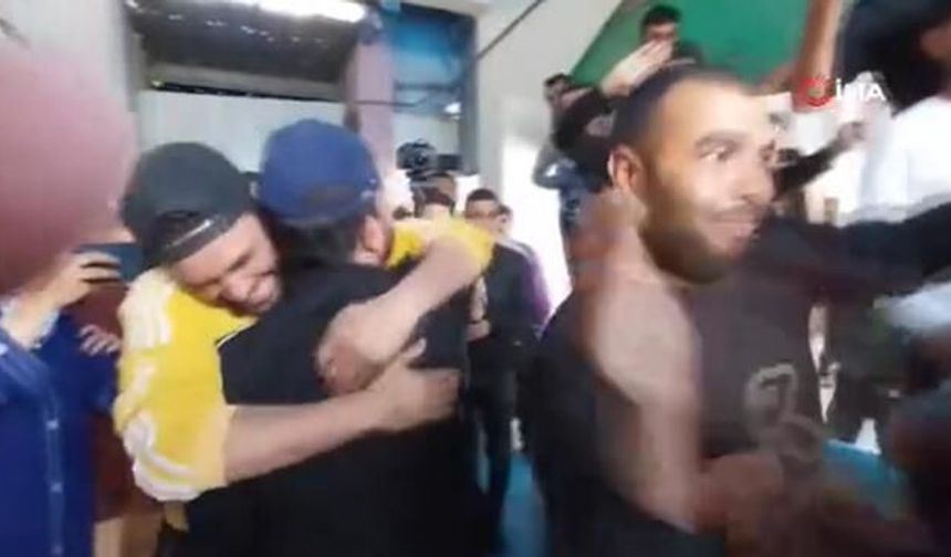 İsrail, Gazze'de Tutuklu 12 Filistinliyi Serbest Bıraktı