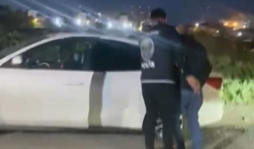 İstanbul'da Polis Yeleği Giyen Kişi Gözaltına Alındı
