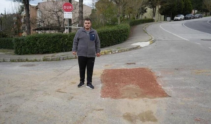 İzmit'te SEDAŞ Kazısı Sonrası Oluşan Çukura Belediye Aracı Düştü