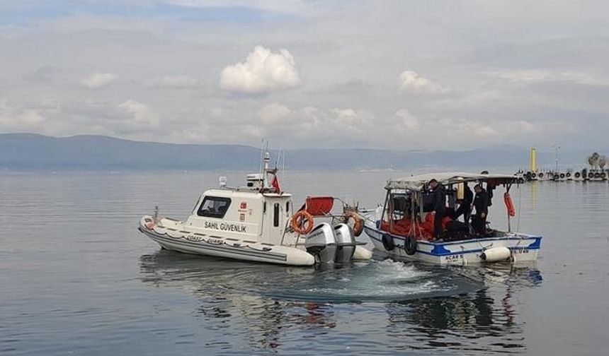 Karamürsel'de Kaçak Midye İhbarı Sahil Güvenlik Ekiplerini Harekete Geçirdi