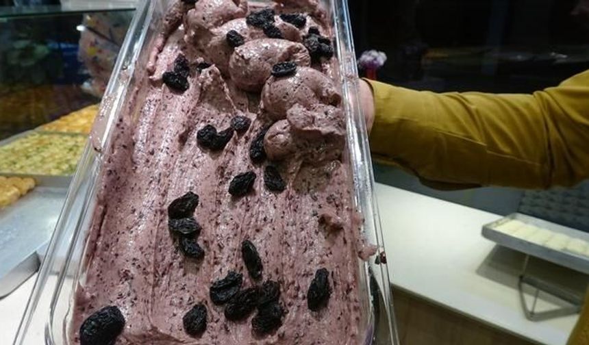 Kilis'in Tescilli Horoz Karası Üzümünden Özel Dondurma Üretildi