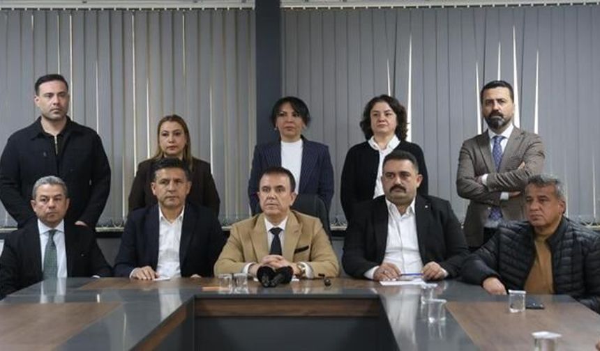 Kozan Belediyesi'nde Yapay Zeka Tartışması: Başkan Yardımcısı Ataş'ın Fotoğrafı Konuşuluyor