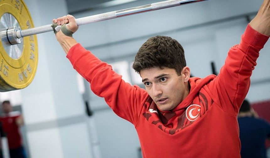 Muhammed Furkan Özbek, Avrupa Halter Şampiyonasında Rekorla Şampiyonluk Elde Etti