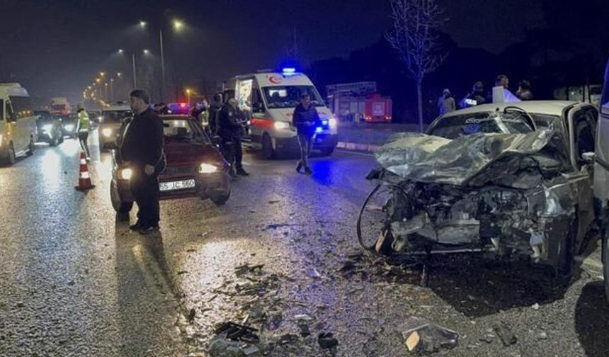 Samsun'da Üç Araçlı Zincirleme Kaza: 6 Yaralı