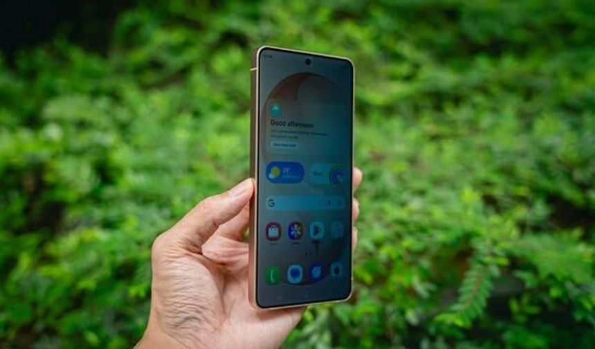 Samsung, Galaxy S27 Serisine Yeni 'Pro' Modelini Eklemeye Hazırlanıyor