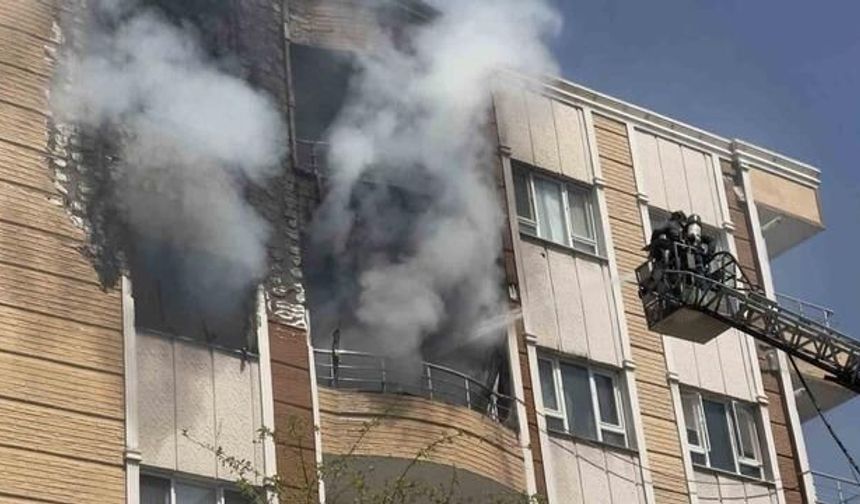 Şanlıurfa Ceylanpınar'da Apartman Yangını: Mahsur Kalanlar Kurtarıldı