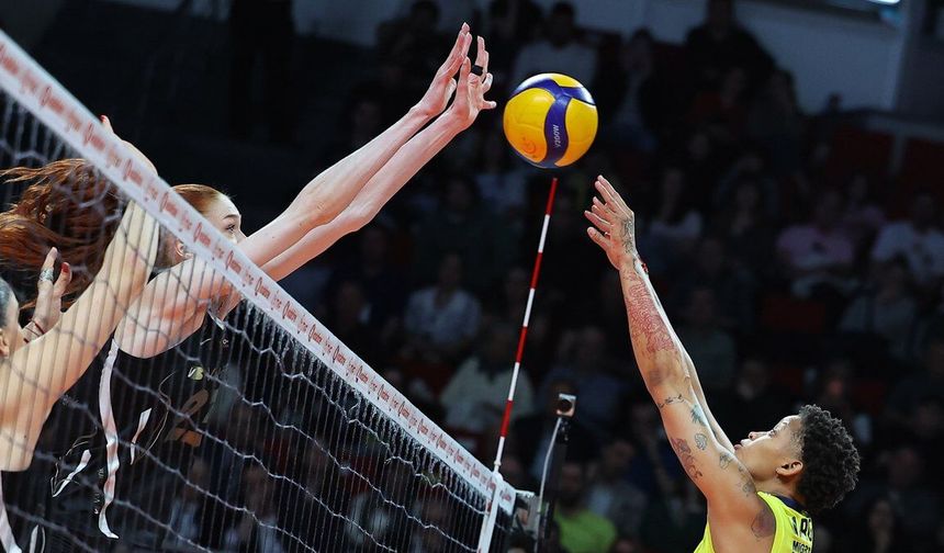 VakıfBank, Final Serisinin İlk Mücadelesinde Fenerbahçe Medicana'yı 3-0 Yendi