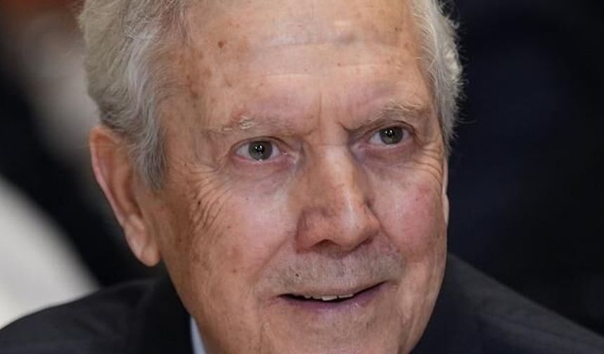 Aziz Yıldırım'dan Fenerbahçe'ye Yeni Teknik Direktör ve Forvet Müjdesi
