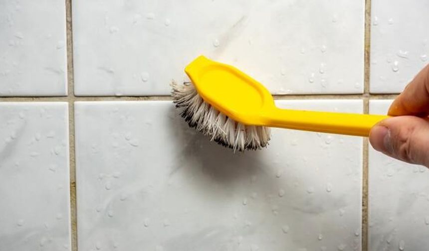 Banyo Derzleri İçin Ekonomik Temizlik Yöntemi: Beyaz Sirke Yeterli