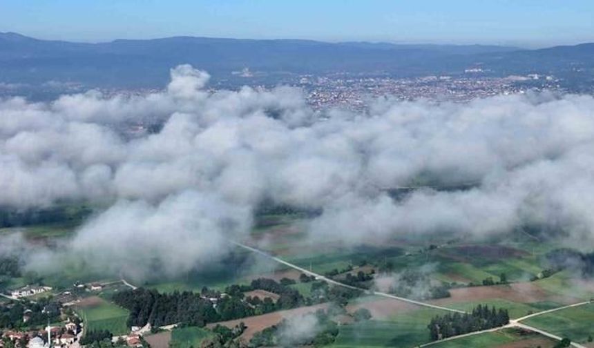 Bolu'da Sabah Sisleri Doğal Güzellikler Oluşturdu