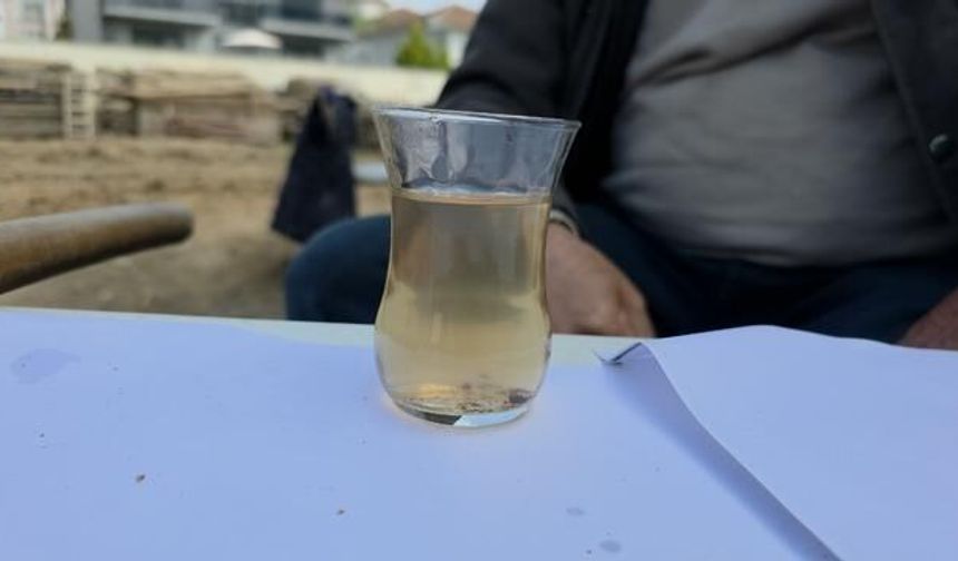 Düzce'de İnşaat İşçilerinden Fındık Kabuğu Çayı Geleneği