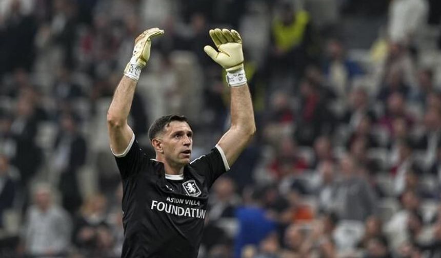 Emiliano Martínez'den Takdir Toplayan Davranış