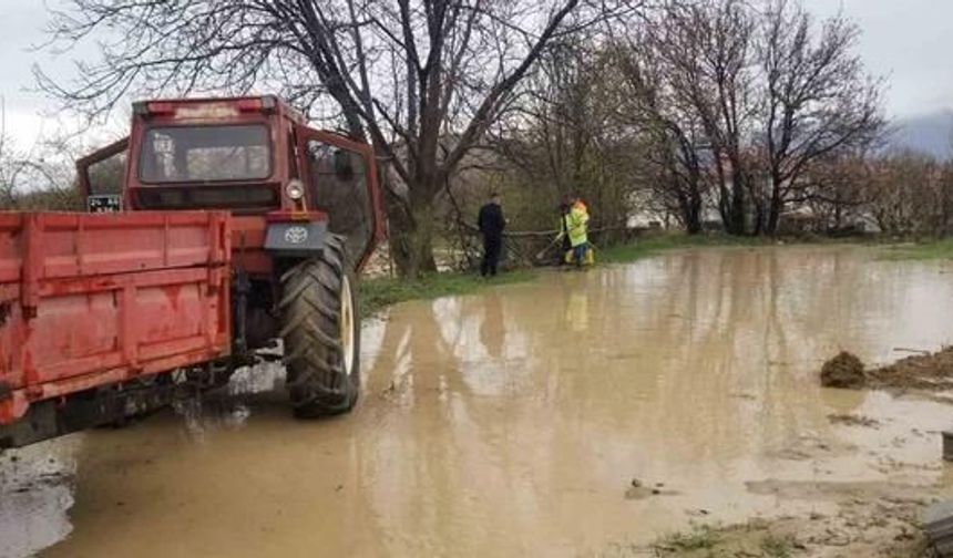 Erzincan'da Sağanak Yağış Tarım Arazilerini Su Baskınlarına Maruz Bıraktı