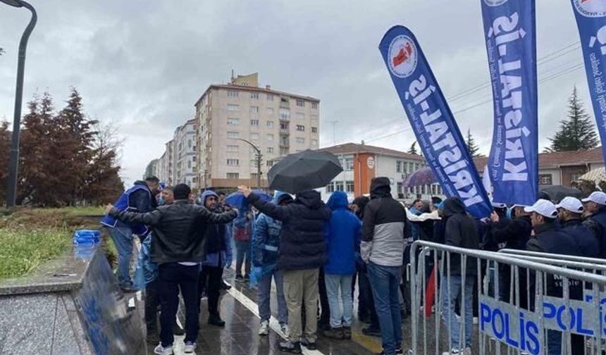 Eskişehir'de 1 Mayıs Yürüyüşleri Güvenlik Önlemleriyle Başladı
