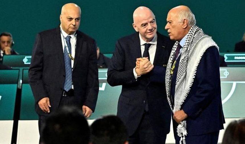 FIFA Kongresi'nde Filistinli Yetkiliden İsrailli Yetkiliye Tokalaşmama Protestosu