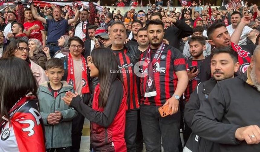 Haluk Levent, Çorum FK'nin Süper Lig Sevinci Maçında Görüntülendi