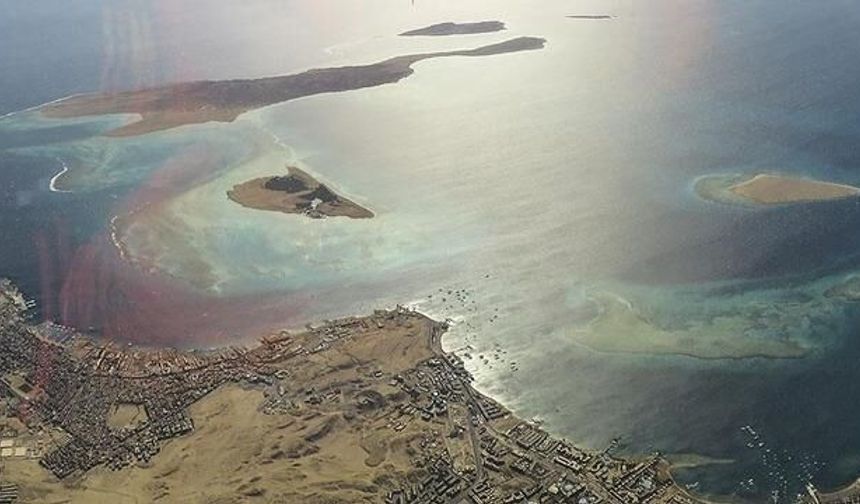 İran, Hürmüz Boğazı'nda Kontrol Ettiği Sınırları Resmen Açıkladı