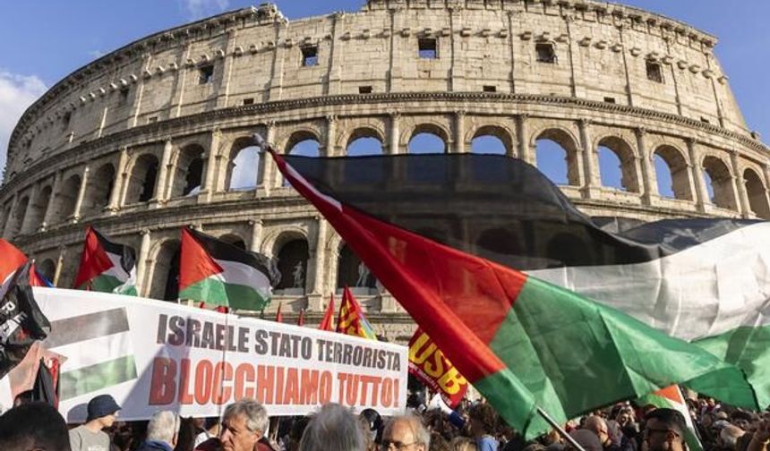 İtalya'da İsrail'in Küresel Sumud Filosu'na Saldırısı Protesto Edildi