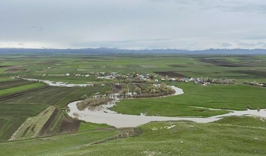 Kars'ta Sağanak Yağışlar Tarım Arazilerini Su Altında Bıraktı