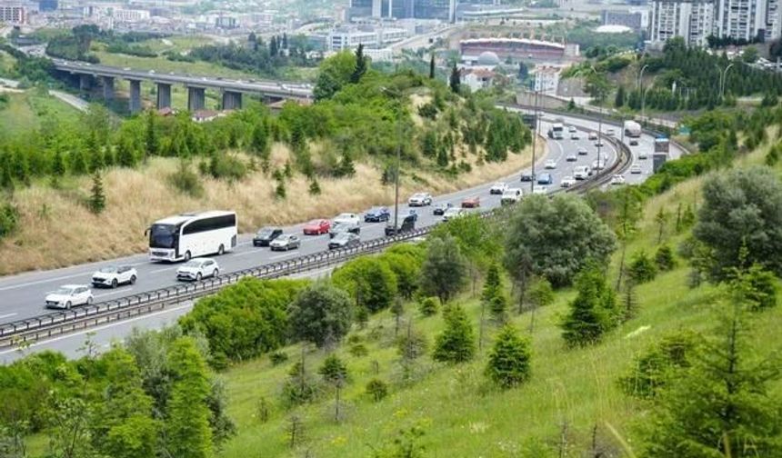 Kocaeli'de Bayram Dönüş Trafiği İstanbul Yönünde Akıcı Seyrediyor