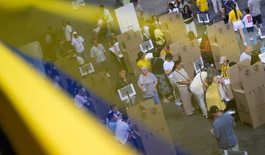 Kolombiya'da Yeni Başkan İçin Oy Verme Süreci Başladı