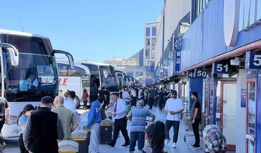 Kurban Bayramı Dönüşlerinde 15 Temmuz Demokrasi Otogarı'nda Hareketlilik