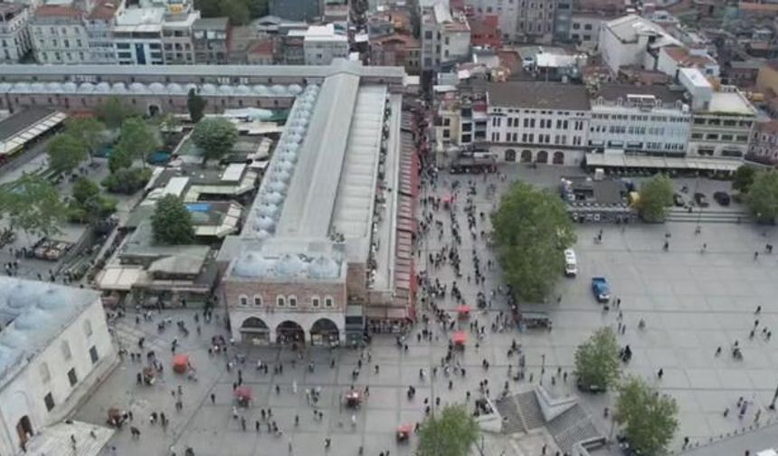 Kurban Bayramı Öncesi Eminönü'nde Alışveriş Yoğunluğu