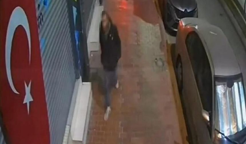 Kuşadası'nda Türk Bayrağını Kepenkten Söken Şahıs Adli Kontrolle Serbest Bırakıldı