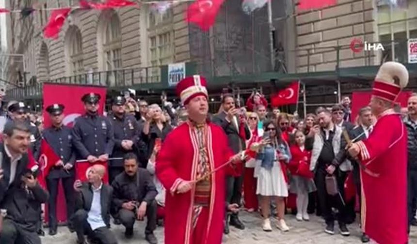 New York'ta Türk Günü Yürüyüşü ve Mehteran Gösterisi Yoğun İlgi Gördü