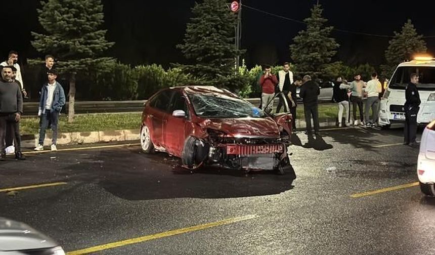 Niğde'de Otomobil Devrildi: 1 Kişi Yaralandı