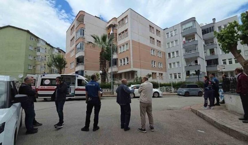 Samsun'da Genç Kadın Balkondan Bağırdı, 2 Saatlik İkna Çabası Sonunda Kapıyı Açtı