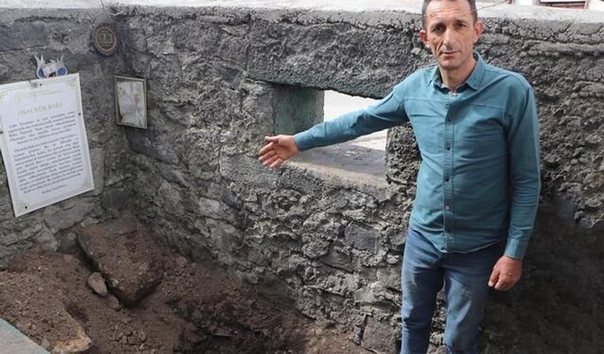 Türbede İzinsiz Define Kazısı Yapıldı