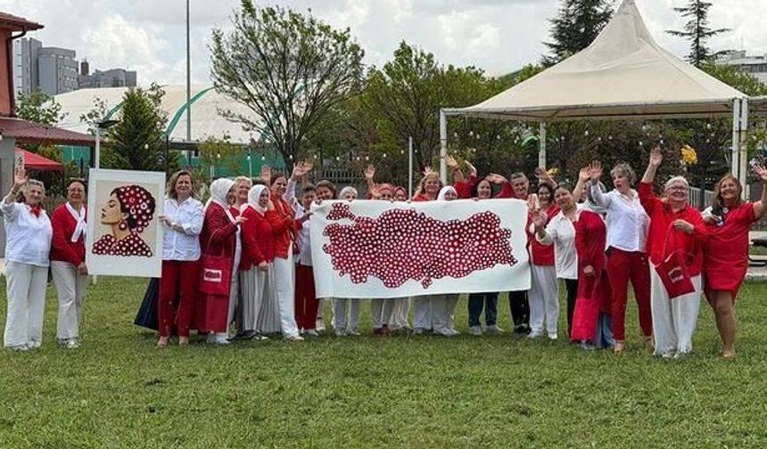 Türkiye'nin 81 İlinden Gelen Motiflerle Oluşturulan Dev Harita Ankara'da Sergileniyor