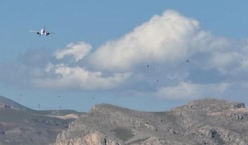 Van Havalimanında Kuvvetli Rüzgar Uçuşları Etkiledi