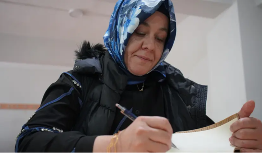 45 Yaşında Üniversite Hayaline Kızıyla Destekle Kavuştu