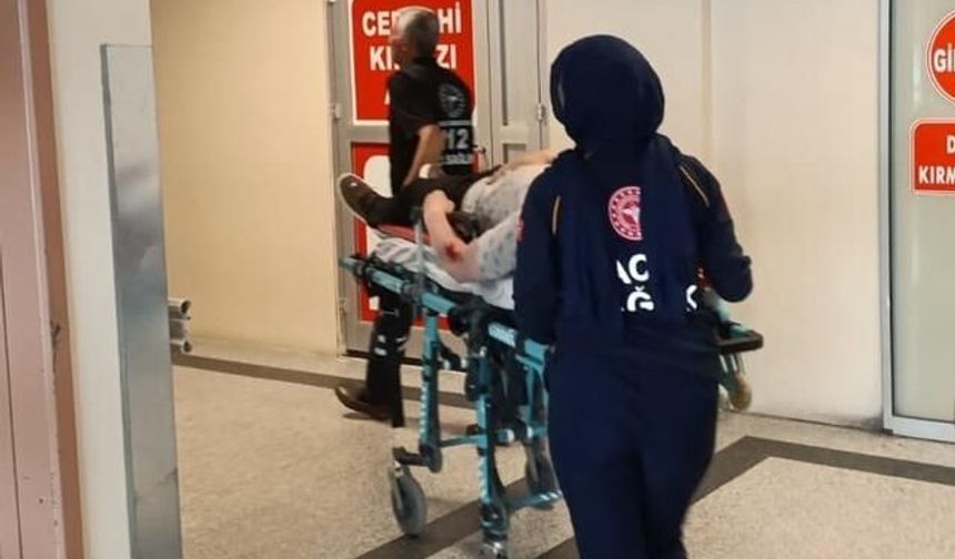Adıyaman'da Otomobil ile Motosiklet Çarpıştı: Sürücü Yaralandı