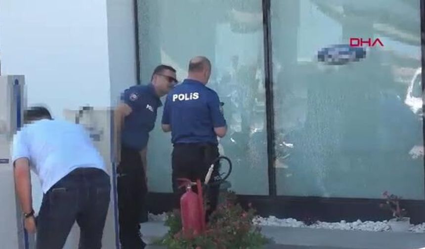 Antalya'da Otokoç Galerisine Silahlı Saldırı
