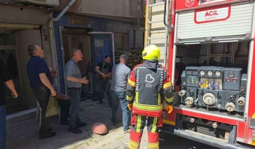 Bandırma'da Davlumbaz Yangını Korku Yarattı