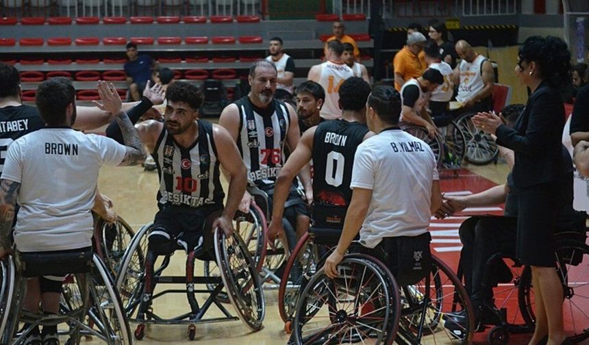 Beşiktaş, Galatasaray Fuzul'ü Yenerek Finalde