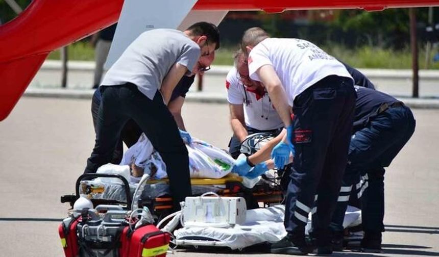 Çorum'da Balkondan Düşen Çocuk Ankara'ya Helikopterle Sevk Edildi