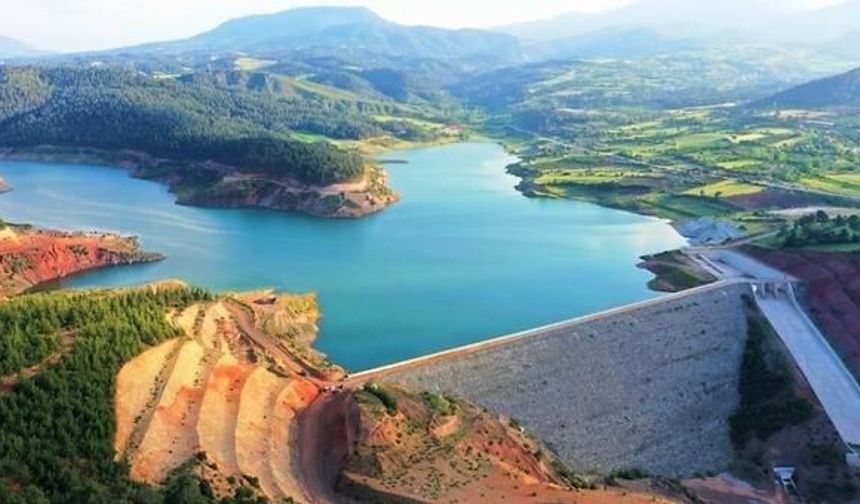 Denizli'de Balık Avlamak İçin Girdiği Baraj Gölünde Kaybolan Kişi İçin Arama Çalışmaları Sürüyor