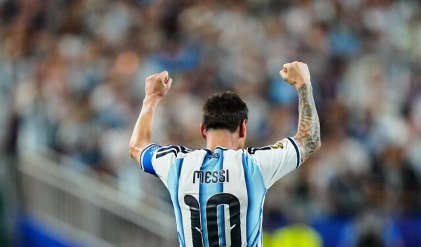 Dünyanın En Yüksek Messi Heykeli Açıklandı