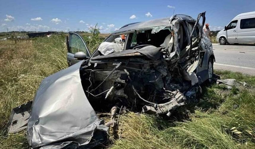 Edirne'de Tır ve SUV Çarpıştı: Sürücü Hayatını Kaybetti