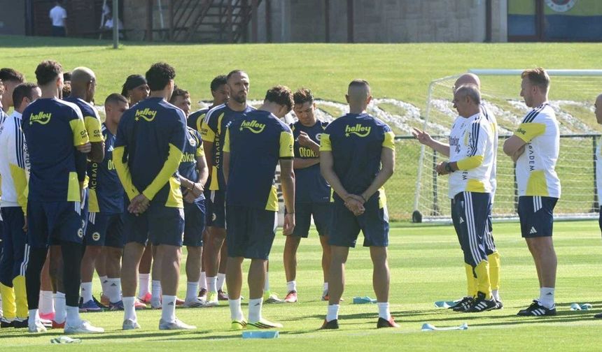 Fenerbahçe Antrenmanını Taraftar Desteğiyle Tamamladı