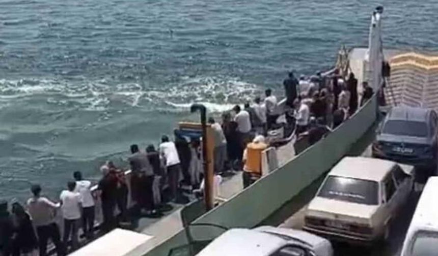 Feribottan Denize Düşen Yolcuya Büfe Çalışanından Anında Müdahale